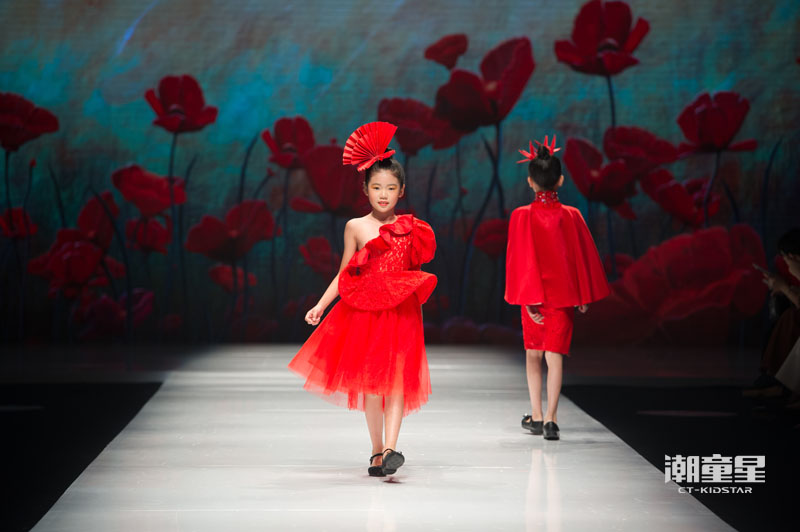 潮童星在温州国际时装周