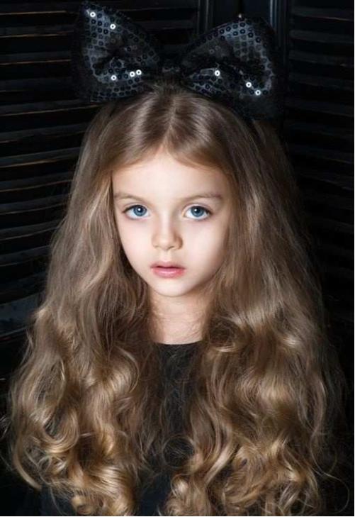 中国童模惊现纽约时尚圈 盘点全球迷人小模特