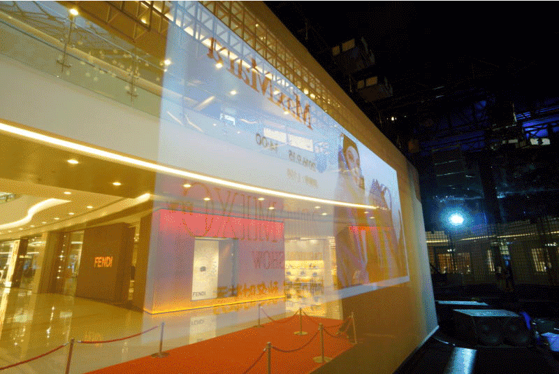 童装界的LV，潮童星闪耀意大利名品FENDI 时尚秀！