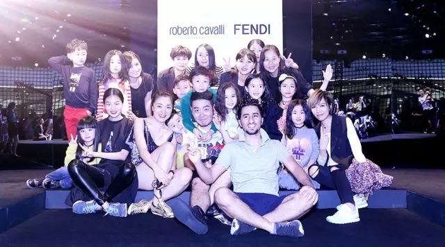 童装界的LV，潮童星闪耀意大利名品FENDI 时尚秀！